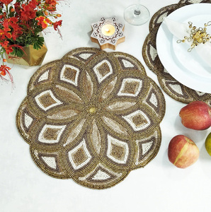 ที่รองจานประดับด้วยลูกปัดดีไซน์ใหม่สำหรับโต๊ะเสื่อรองจานประดับด้วยลูกปัดสำหรับตกแต่งบ้านและร้านอาหาร - Product Image 2