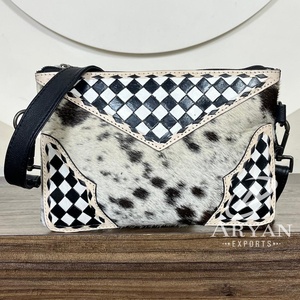 Bolso Bandolera de Cuero Vacuno con Pelo Auténtico Estilo Occidental, Diseño a Cuadros Repujado, para Mujer - Product Image 1