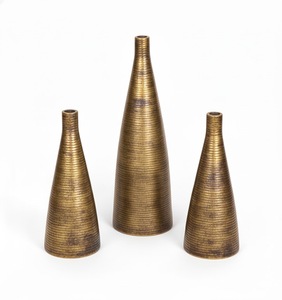 Ensemble de vases à fleurs en métal côtelé de style nordique moderne avec base antidérapante, décoration de table de mariage, décoration de maison de luxe écologique - Product Image 1