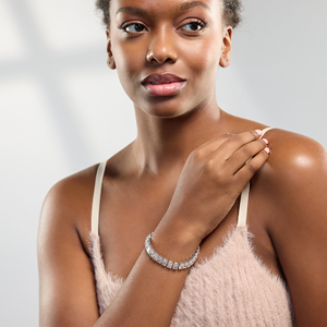 IGI Certified Radiant Cut Lab Diamonds Studded 18K Oro blanco sólido Lujosas pulseras de tenis hechas a mano Alta joyería para mujeres - Product Image 4