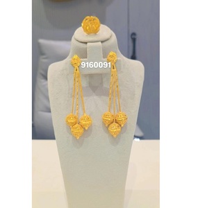 Conjunto de joyas de diamantes de 4 piezas chapadas en oro de lujo para mujer, diseño único para compromiso, bodas, aniversario, celebraciones - Product Image 1