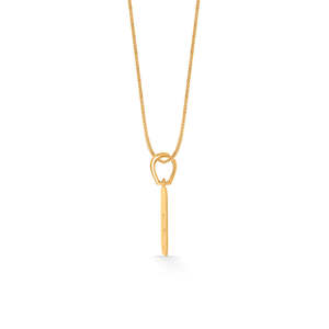 Collar con Colgante de Letra R Dorada, Cadena de Latón Moderna con Detalles de Diamantes y Perlas - Product Image 5