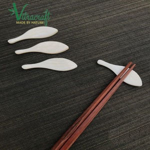 Descanso de palillos de hoja de concha marina. Resto de palillos Hashioki, juego de descanso de palillos. Descanso de palillos japoneses, juego de descanso de palillos hechos a mano, regalo único de Vietnam - Product Image 1