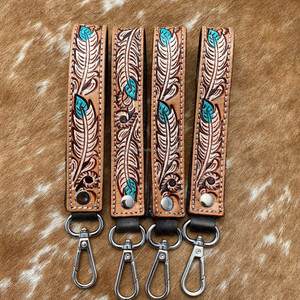 Turquesa y pluma blanca Tooled Wristlet Llavero de cuero Llavero personalizado-Cowgirl Car Key Western Key Strap Llavero de muñeca - Product Image 2