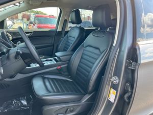 Offre exceptionnelle : Ford Edge SEL AWD d'occasion 2023 - Prêt à être expédié - Product Image 2