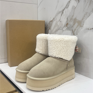 Bottes de neige unisexes de créateur, à semelle épaisse, confortables et chaudes, mi-mollet, antidérapantes, en daim avec bords repliés, pour l'extérieur - Product Image 2