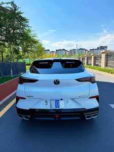 Neumáticos para SUV Diésel UNI-T Edición Premium 2021-2024, Volante a la Izquierda, Asientos de Cuero, Techo Panorámico, Automático, 4.1-6L, Tracción Trasera 360 - Product Image 4