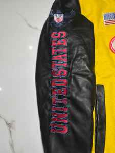 Chaqueta Universitaria Unisex de Diseño Personalizado de Primera Calidad, Cuello Mao, 100% Lana, Mangas de Cuero, Logotipo Frontal en Lona - Product Image 6