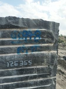 Bloques de granito Black Galaxy disponibles FOB y CNF Precio Bloque de galaxia negra de la mejor calidad para exportar a diferentes partes del mundo - Product Image 4