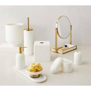Ensemble de salle de bain en résine sophistiqué et moderne avec des couleurs neutres très peu coûteux pour un décor élégant - Product Image 1