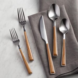 Service de couverts en acier inoxydable avec poignée en or au design moderne parfait pour toute table à manger élégante - Product Image 6