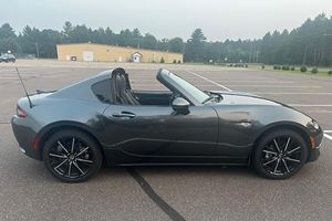 Mazda MX-5 Miata RF Grand Touring 2024, Gasolina, Bajo Kilometraje - Product Image 2