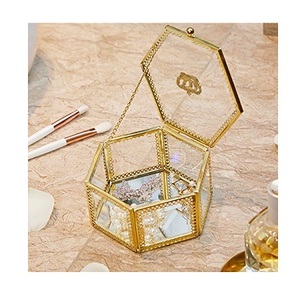 Boîte de rangement pour bagues en métal et verre avec cadre doré, qualité supérieure, forme et taille personnalisées, boîte à bijoux en provenance d'Inde - Product Image 1