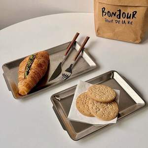 Bandeja DE SERVICIO DE ACERO INOXIDABLE perfecta para la decoración moderna de la cocina elegante acabado pulido adecuado para arreglos de comedor formales - Product Image 5