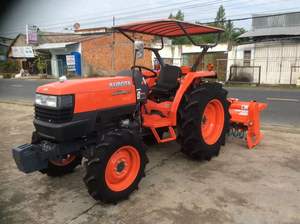 Vente en gros de grande capacité pour Kubota 4X4WD tracteur sous-compact chargeuse-pelleteuse avant tracteur à roues avec noyau de pompe Stock! - Product Image 2