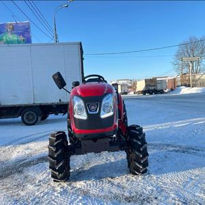Tracteur à chenilles Masseyy Furgusonn 385 4WD MF 375 avec moteur de 10 CV pour les exploitations agricoles. - Product Image 5