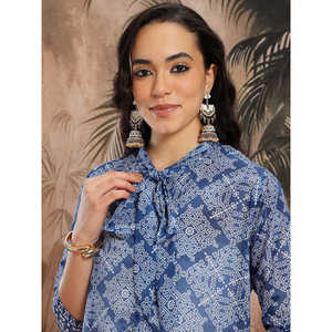 Ensemble Kurta et Palazzo bleu imprimé pour femme avec col à nœud et manches trois-quarts pour la saison printemps/été - Product Image 5