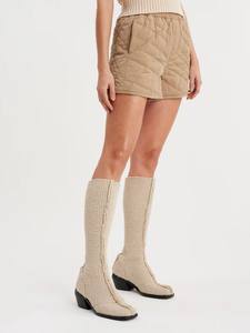 2024 nouvelle tendance polyester recyclé matelassé rembourré OEM personnalisé diamant Quilting poches latérales respirant confortable femmes Shorts - Product Image 4