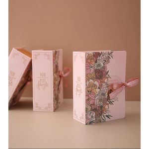Boîte à dragées de mariage personnalisée de luxe TH CBB-584, en forme de livre, imprimée de fleurs, réutilisable, avec fermeture magnétique, en carton recyclé - Product Image 5