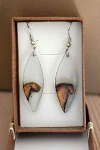 Capacidad de madera llamativa calidez cuelga hoja de oro negro blanco resina forma de corazón pendientes cuadrados redondos geométricos resina de madera - Product Image 5