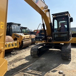 Excavatrice sur chenilles CAT 312D d'occasion, d'origine japonaise, en bon état, en stock pour les travaux de terrassement et de construction - Product Image 4