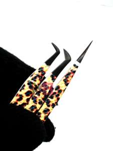 Pinzas para extensión de pestañas Acero inoxidable sólido Leopardo Guepardo Impresión de papel Logotipo personalizado Recubierto de papel Durable Agarre perfecto - Product Image 3