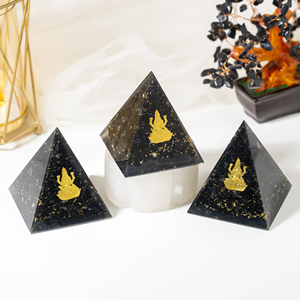 Pyramide de Lakshmi en tourmaline noire sculptée, points de cristal, éco-responsable, pour la méditation, la guérison et le bien-être, vente en gros - Product Image 4