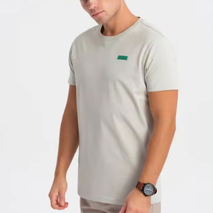 T-shirts élégants qui peuvent être portés lors d'occasions spéciales sont vendus par le fabricant aux prix les plus abordables. - Product Image 1