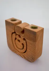 Bougeoirs en bois minimalistes avec des profils tournés classiques, ensemble de décoration d'intérieur élégant de 2 pièces pour Noël - Product Image 3