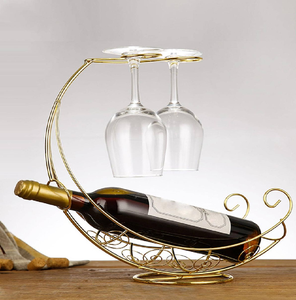 Support à bouteille de vin orbital en or abstrait. Présentoir de table minimaliste et chic. Disponible à prix de gros. - Product Image 3