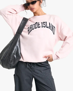 เสื้อสเวตเตอร์ขนแกะโอเวอร์ไซส์ของผู้หญิงผ้าคอตตอน100% ลายพื้นโลโก้ด้านหน้าฤดูใบไม้ร่วง - Product Image 3