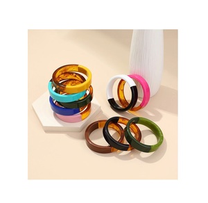 Brazaletes antiguos de resina de alta calidad disponibles en todos los colores y tamaños de la India por la mejor Venta de casa de campo artesanal de la India - Product Image 1