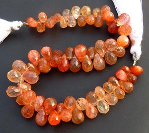 Grado superior 8,50 \ "Strand 7-10mm Naranja Natural Sunstone Gems Briolette Teardrop Faceted Loose Beads Alta calidad African Sunstone - Product Image 5