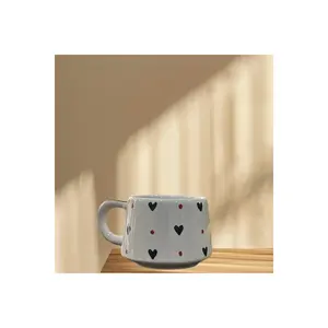 Tasse à motif de cœur faite à la main - Product Image 1