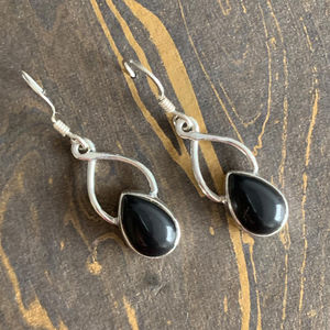 ต่างหูแฟชั่นหินออนิกซ์สีดำ 4.5 กรัม - Product Image 1