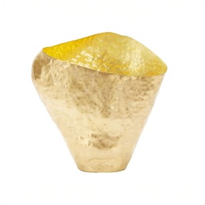 Florero de metal Premium de larga duración con intrincados patrones hechos a mano, ideal para amantes de las antigüedades y estilistas del hogar - Product Image 4