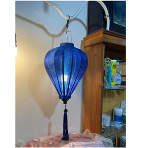 Linterna de seda vietnamita Premium con artesanía delicada, perfecta para una lujosa decoración del hogar - Product Image 1