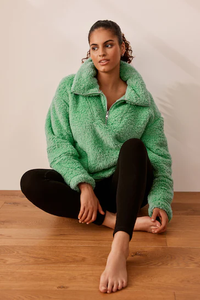 Chaqueta de Sherpa Peluda a la Moda para Mujer, Cierre Completo, Cuello Camisero, Material de Poliéster Transpirable con Bolsillos, OEM, MOQ Bajo - Product Image 5