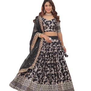 นักออกแบบล่าสุดการลําดับการเย็บปักถักร้อยเทียม Georgette ทํางาน Lahenga Choli โดย Fab Zone - Product Image 1