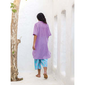 เสื้อเชิ้ตผ้าฝ้ายโมกราทรงโอเวอร์ไซส์ลำลองสีพื้นคอปกพับได้ - Product Image 5