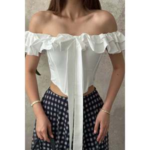 Blusa Blanca con Volantes y Aros - Blanca - Product Image 4