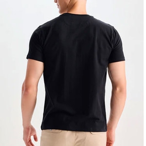 T-shirt coupe régulière solide pour hommes - Product Image 5