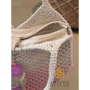 Bolso de macramé estilo ombre, blanco y rosa, de algodón, hecho a mano, estilo bohemio, elegante, para llevar en la mano o al hombro, con dos borlas, para mujer, 13x13 pulgadas. - Product Image 4