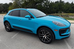 Porsche Macan Plus 2022 Usado en Buen Estado, Sin Accidentes, Volante a la Izquierda/Derecha - Product Image 2