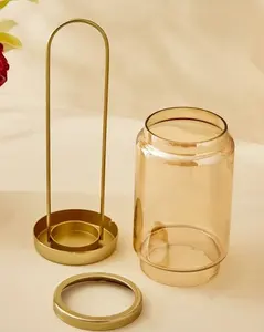 Vente en gros de bougeoirs dorés en métal fabriqués à la main au design antique Bougeoir de Noël décoratif aux meilleurs prix pour la maison - Product Image 4