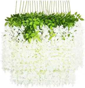 Arrangement de fleurs de Vase, pièce maîtresse de fleur artificielle pour décoration faite par un fabricant indien pour faveurs de mariage