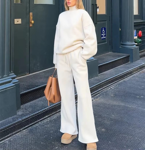 Sweat-shirt à col roulé en polaire lourde de haute qualité pour femmes sweat-shirt surdimensionné personnalisé et ensemble de pantalons de survêtement à jambes larges - Product Image 2