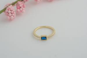 Bague de mariage artisanale haut de gamme en argent 925 avec saphir, sertissage clos excellent, style tendance, idéale pour les fêtes, qualité supérieure, authentique - Product Image 3