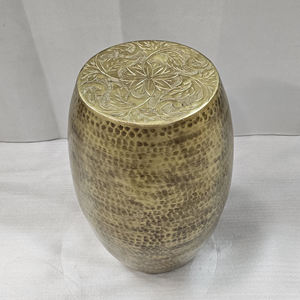 Table d'appoint en métal au design moderne et élégant, faite à la main, tabouret latéral élégant indien classique pour chambre à coucher, hôtel, salon le plus vendu - Product Image 2