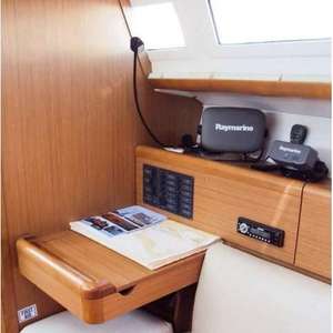 Lancha Cabinada Jeanneau Sun Odyssey 32i con Dimensiones de 9.6m X 3.3m y Motor de 21PS/15kW - Product Image 1